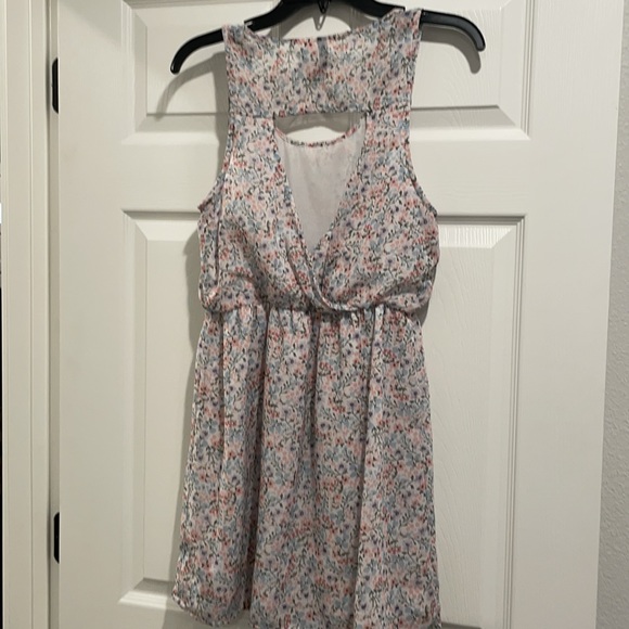 Sundress - Picture 2 of 3